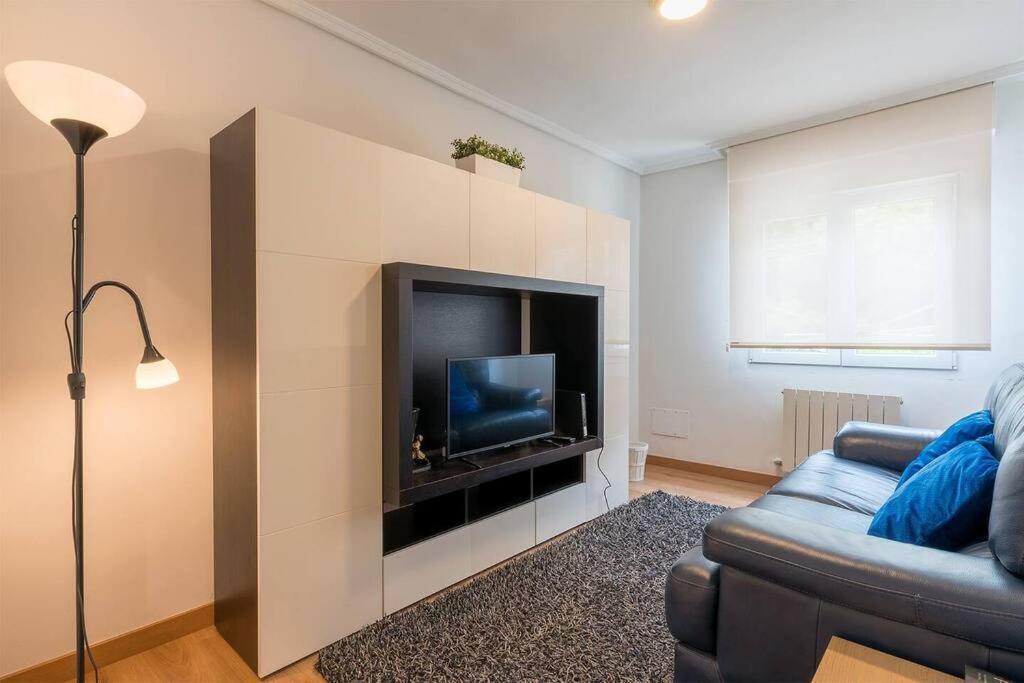 Vt En La Ribera De Bilbao Apartment Luaran gambar