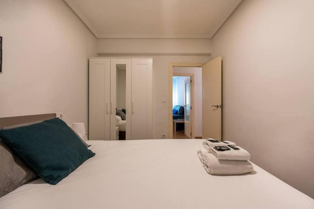 Vt En La Ribera De Bilbao Apartment Luaran gambar